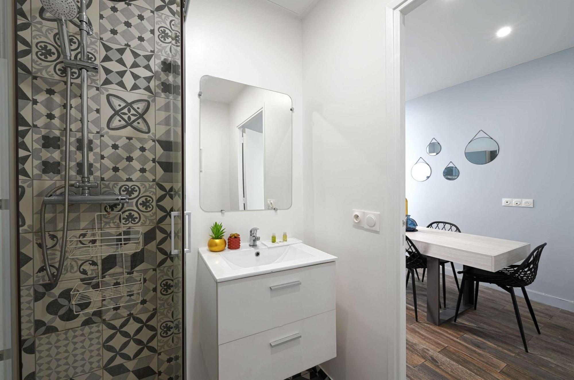 Appartement Stylish Duplex With Theatre Batignolles *